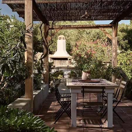 Strofilia Stone Residences *