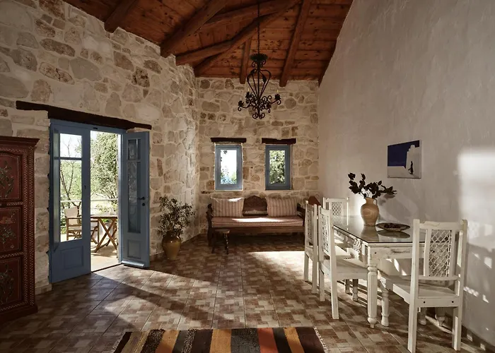 Strofilia Stone Residences *