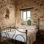 Apartment Strofilia Stone Residences *