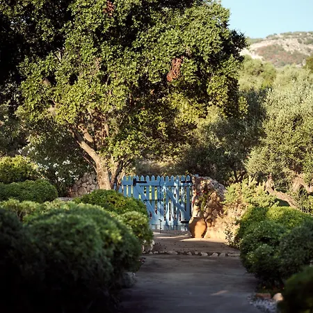 Strofilia Stone Residences *