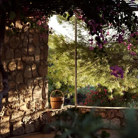 Apartment Strofilia Stone Residences