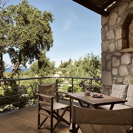 Strofilia Stone Residences דירה *