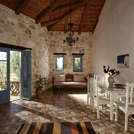 Strofilia Stone Residences *