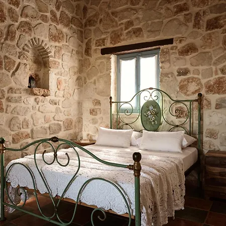 Apartment Strofilia Stone Residences *