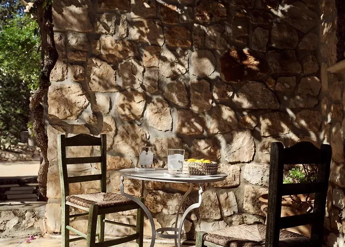 Strofilia Stone Residences *