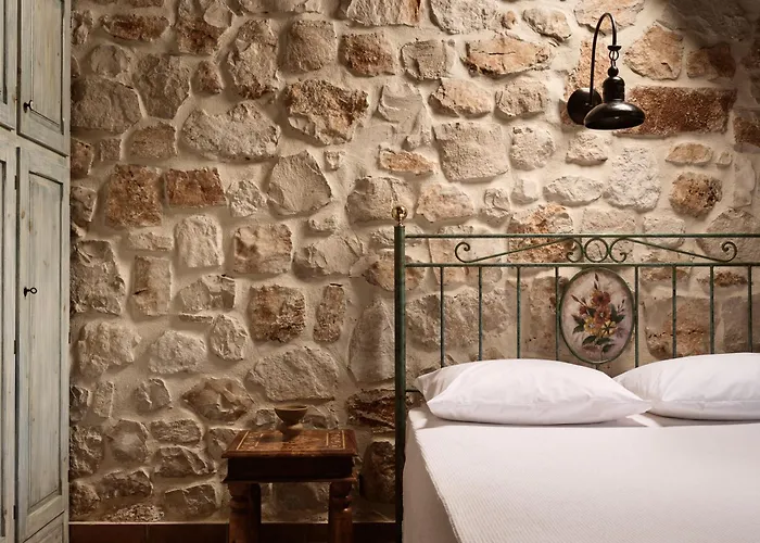 Strofilia Stone Residences *
